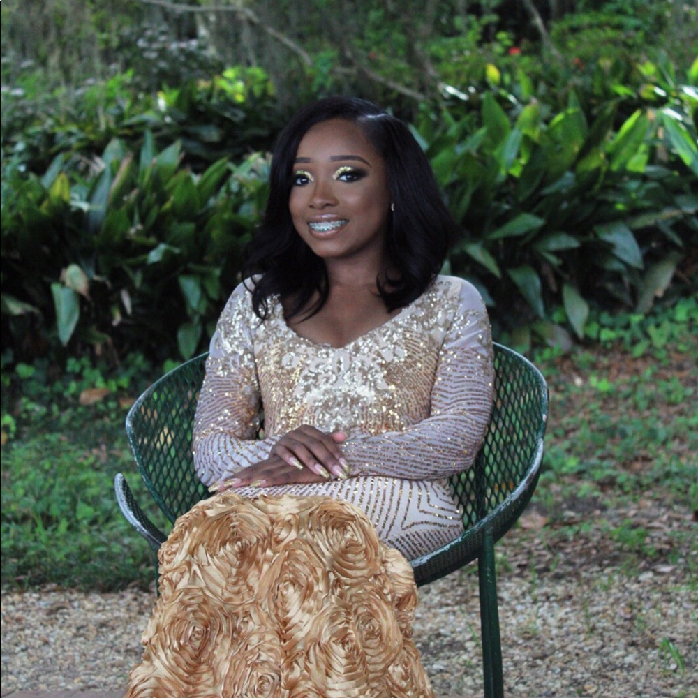 Prom dress for sale!! 🥳 - Picture 3 of 6